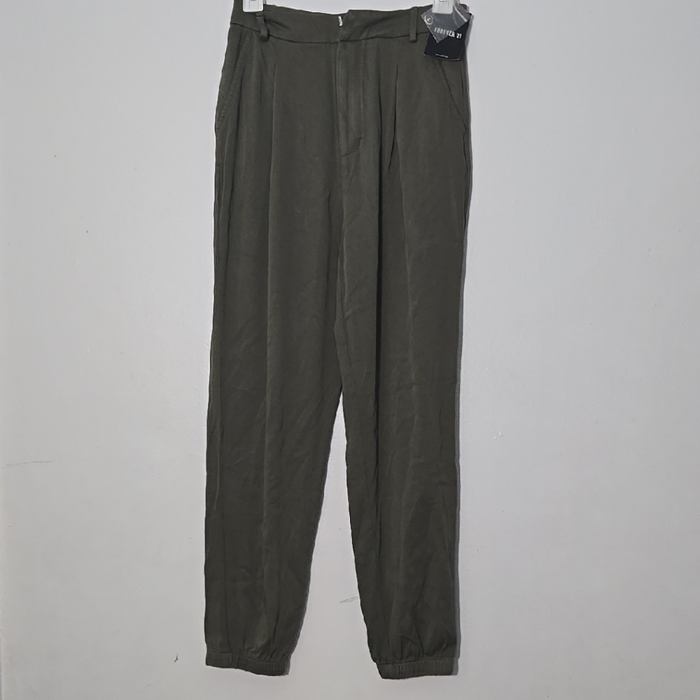 Forever 21 Green Chinos Relaxed Fit